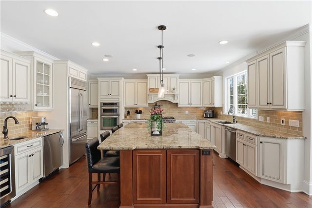 6916 Jillian Rise, Victor, NY 14564