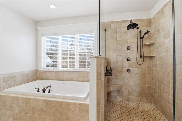 6916 Jillian Rise, Victor, NY 14564