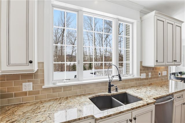 6916 Jillian Rise, Victor, NY 14564