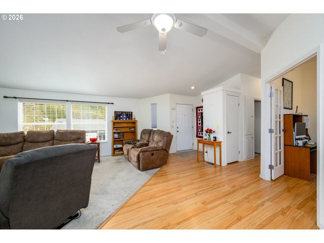 148 BRENDA Pl, Canyonville, OR 97417
