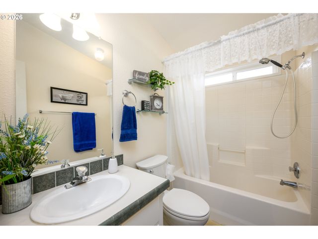 148 BRENDA Pl, Canyonville, OR 97417