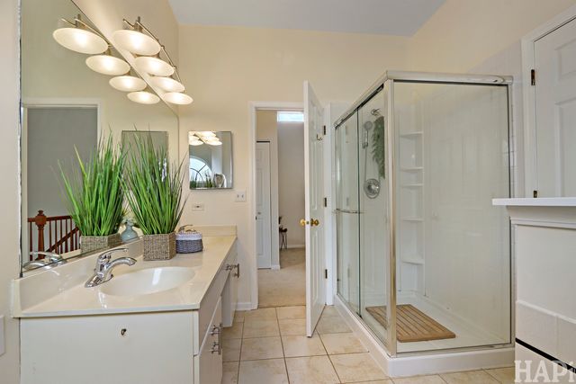 49 W Dahlia Lane, Round Lake Beach, IL 60073