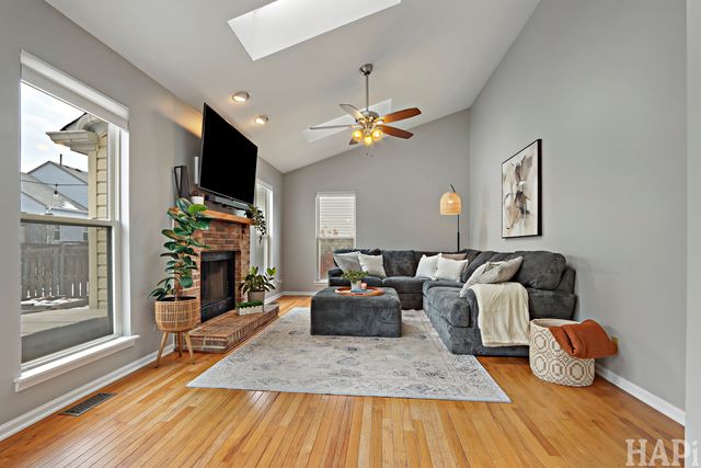 49 W Dahlia Lane, Round Lake Beach, IL 60073