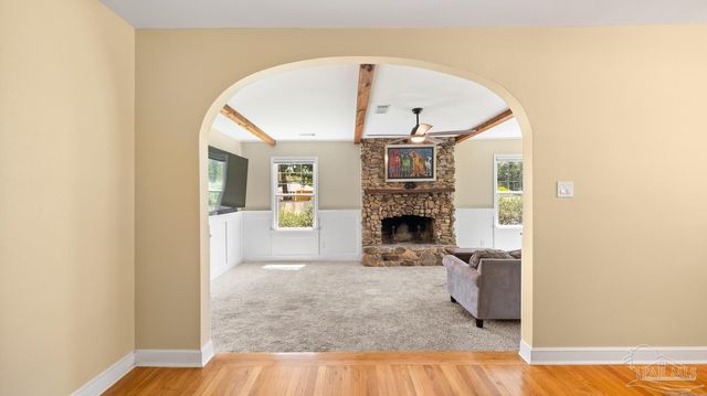 420 Fairpoint Dr, Gulf Breeze, FL 32561