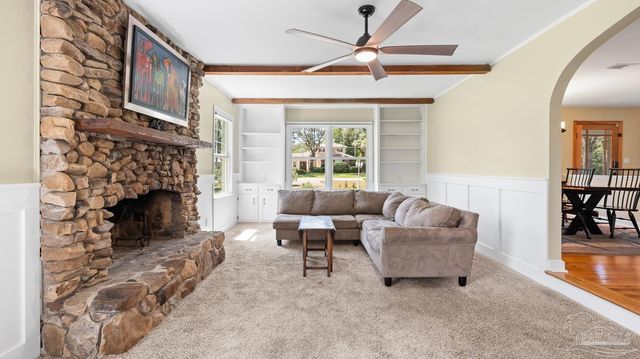 420 Fairpoint Dr, Gulf Breeze, FL 32561