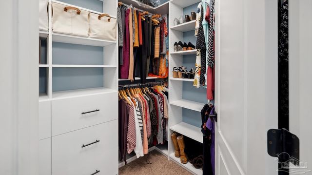 420 Fairpoint Dr, Gulf Breeze, FL 32561