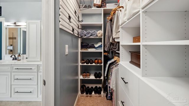 420 Fairpoint Dr, Gulf Breeze, FL 32561