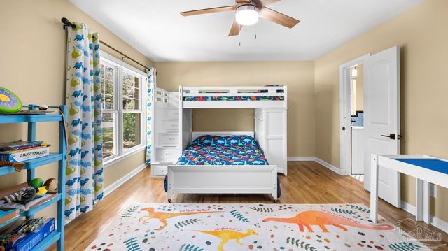 420 Fairpoint Dr, Gulf Breeze, FL 32561