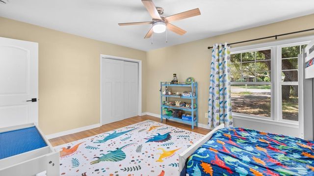 420 Fairpoint Dr, Gulf Breeze, FL 32561