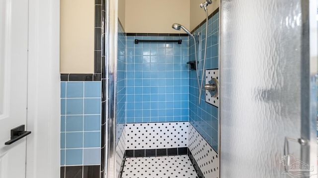 420 Fairpoint Dr, Gulf Breeze, FL 32561