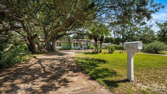420 Fairpoint Dr, Gulf Breeze, FL 32561