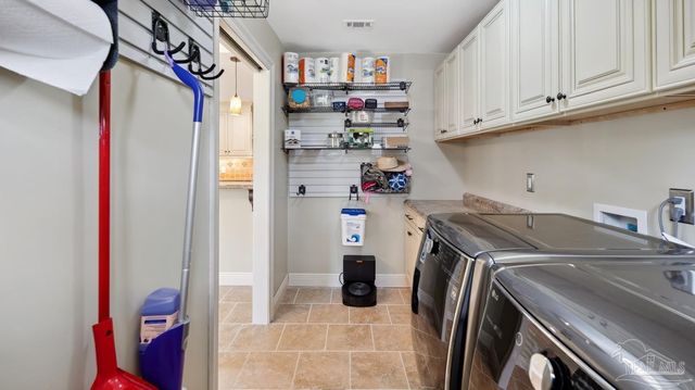 420 Fairpoint Dr, Gulf Breeze, FL 32561