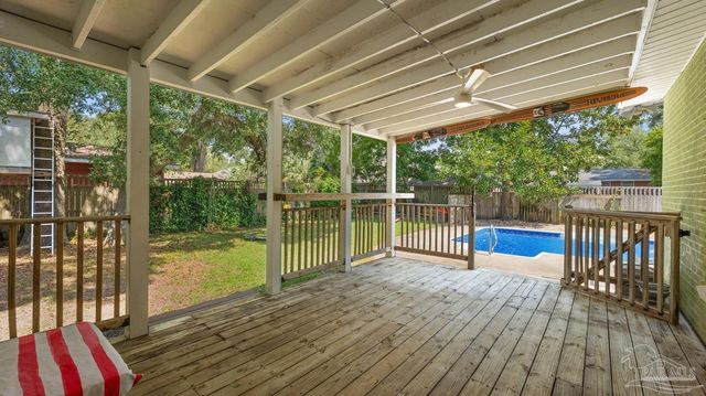 420 Fairpoint Dr, Gulf Breeze, FL 32561