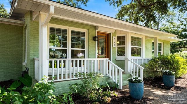 420 Fairpoint Dr, Gulf Breeze, FL 32561