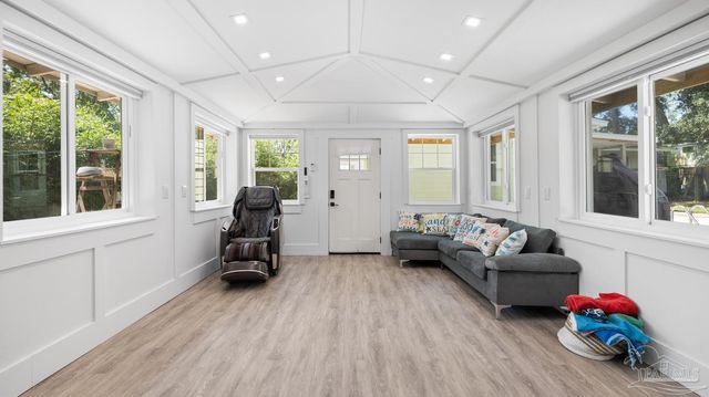 420 Fairpoint Dr, Gulf Breeze, FL 32561