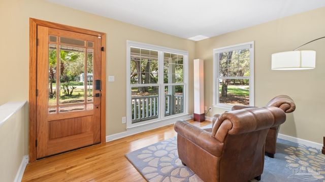 420 Fairpoint Dr, Gulf Breeze, FL 32561