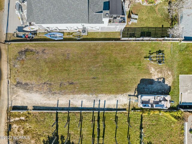 906 Canal Drive, Carolina Beach, NC 28428