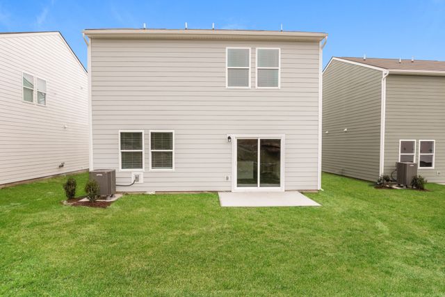 1070 Large Poppy Dr, La Vergne, TN 37086