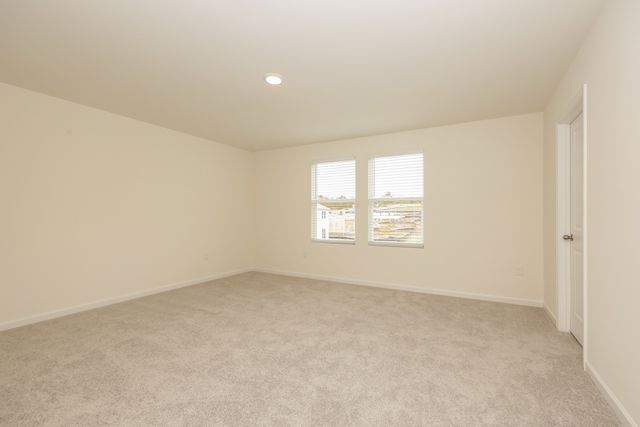 1070 Large Poppy Dr, La Vergne, TN 37086