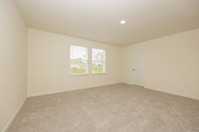 1070 Large Poppy Dr, La Vergne, TN 37086