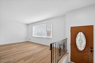 4009 Graf Dr, Louisville, KY 40220