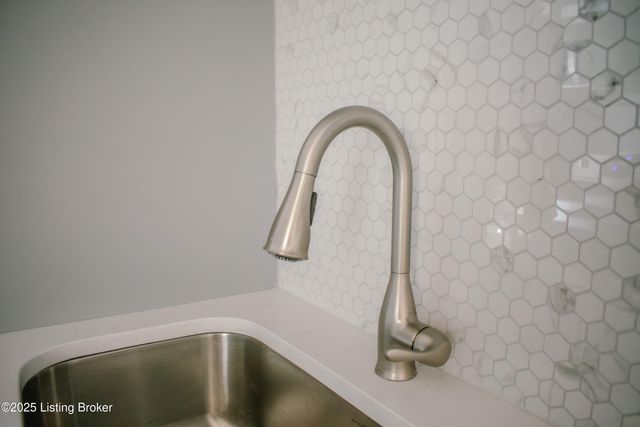 2725 Brownsboro Rd 2, Louisville, KY 40206