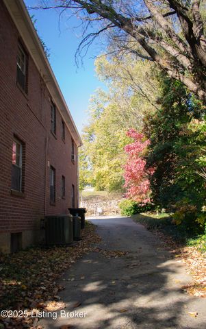 2725 Brownsboro Rd 2, Louisville, KY 40206