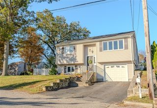 24 Vineyard Avenue, Cumberland, RI 02864
