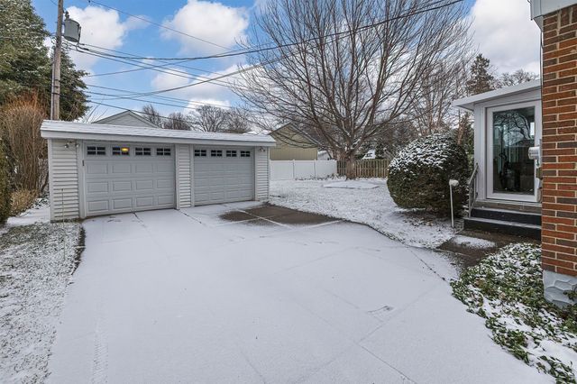 223 COLORADO Drive, Erie, PA 16505