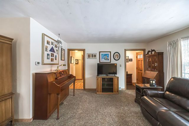 223 COLORADO Drive, Erie, PA 16505