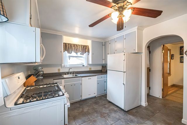 223 COLORADO Drive, Erie, PA 16505