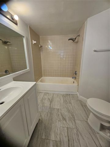 216 Lake Pointe Dr 227, Oakland Park, FL 33309