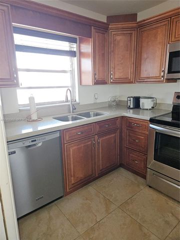 9441 Live Oak Pl 407, Davie, FL 33324