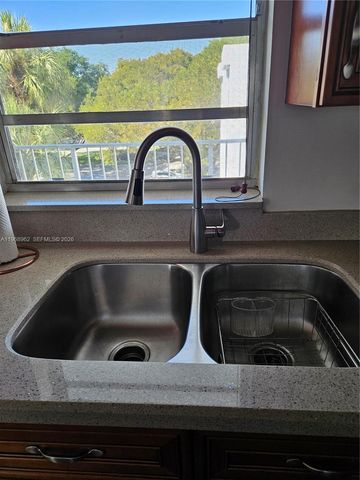 9441 Live Oak Pl 407, Davie, FL 33324