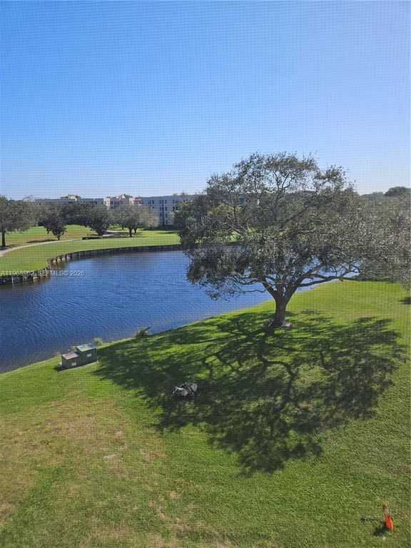 9441 Live Oak Pl 407, Davie, FL 33324