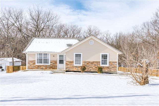 5420 N Randolph Road, Kansas City, MO 64119