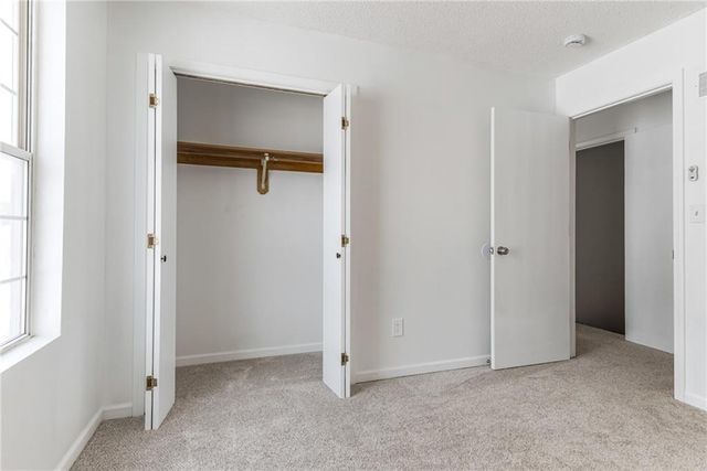 5420 N Randolph Road, Kansas City, MO 64119