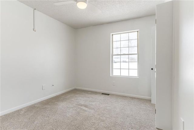 5420 N Randolph Road, Kansas City, MO 64119