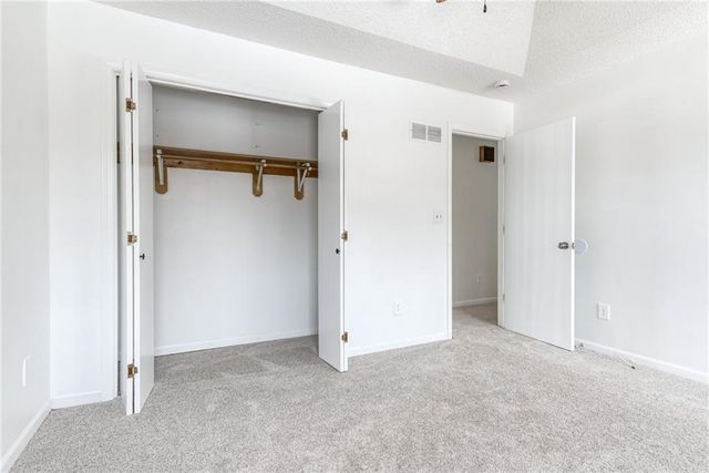 5420 N Randolph Road, Kansas City, MO 64119