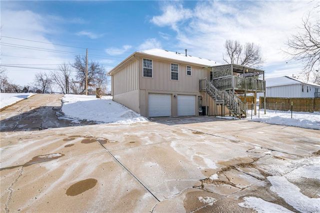 5420 N Randolph Road, Kansas City, MO 64119