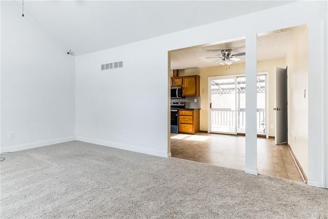 5420 N Randolph Road, Kansas City, MO 64119