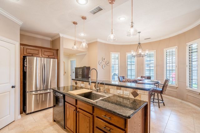 5000 Green Tree Blvd, Midland, TX 79707