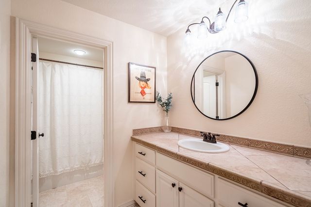 5000 Green Tree Blvd, Midland, TX 79707