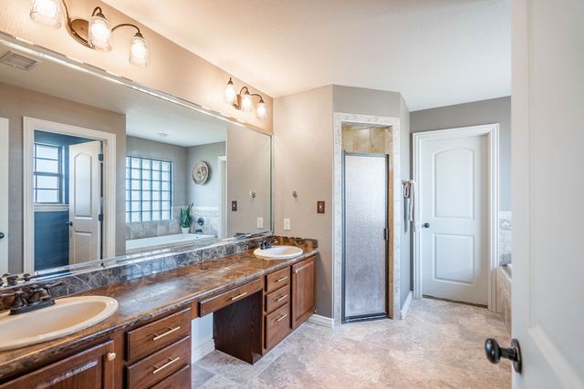 5000 Green Tree Blvd, Midland, TX 79707