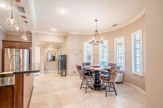 5000 Green Tree Blvd, Midland, TX 79707