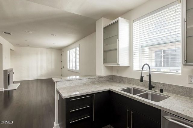 10609 Bloomfield Street 207, Los Angeles, CA 91602