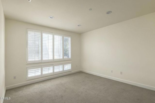 10609 Bloomfield Street 207, Los Angeles, CA 91602