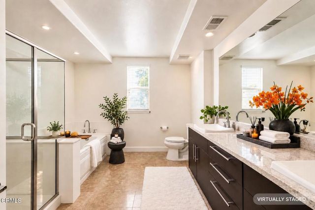 10609 Bloomfield Street 207, Los Angeles, CA 91602