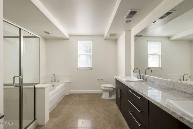 10609 Bloomfield Street 207, Los Angeles, CA 91602