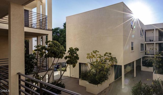 10609 Bloomfield Street 207, Los Angeles, CA 91602